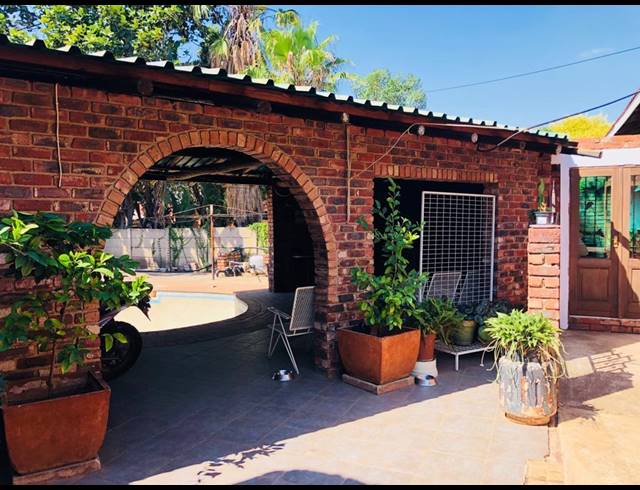 350M² BUSINESS FOR SALE IN BO-DORP